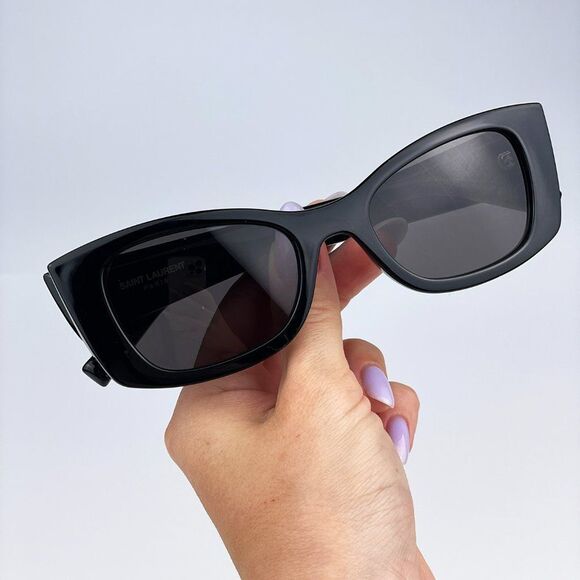 Saint Laurent SL593 001 Sunglasses Black Square Unisex - Picture 3 of 15